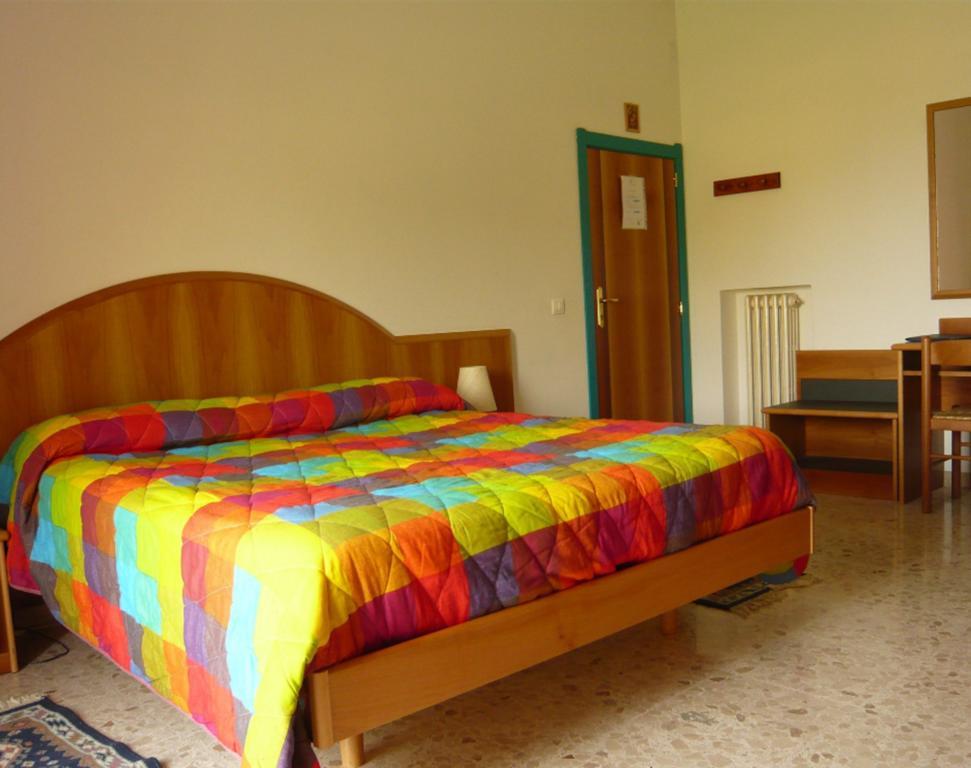 B&B Il Colle Serra San Quirico Exteriör bild