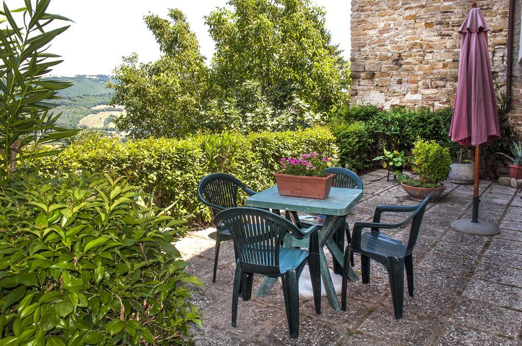 B&B Il Colle Serra San Quirico Exteriör bild